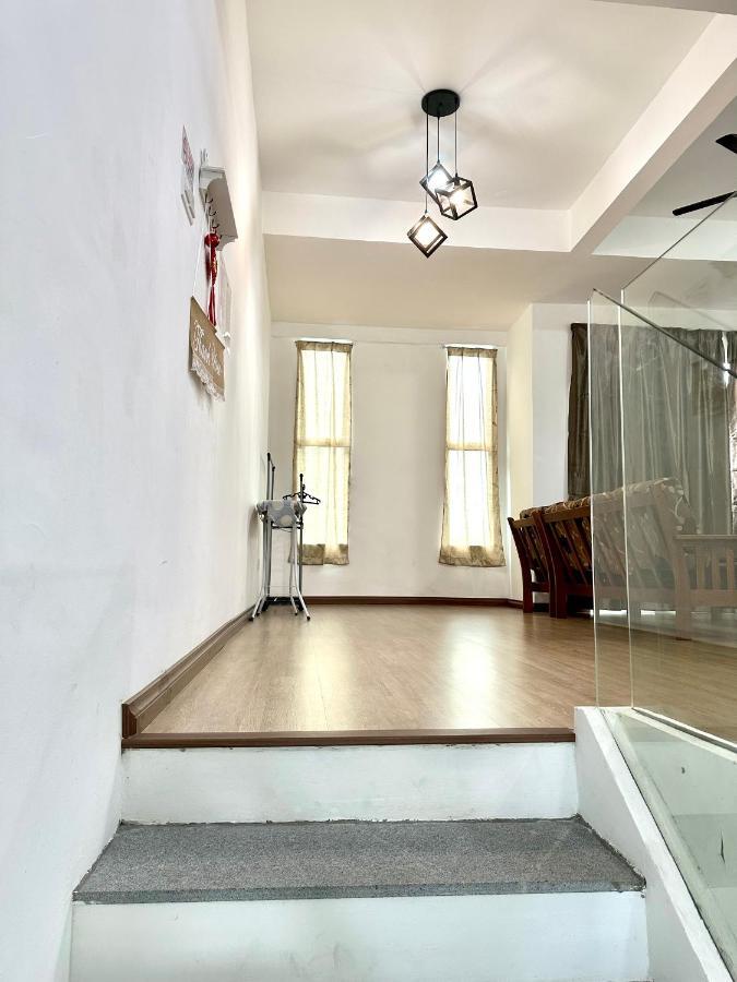 Springfield 3-Storey Cheerful Townhouse #Yoyo Homestay SDK Esterno foto