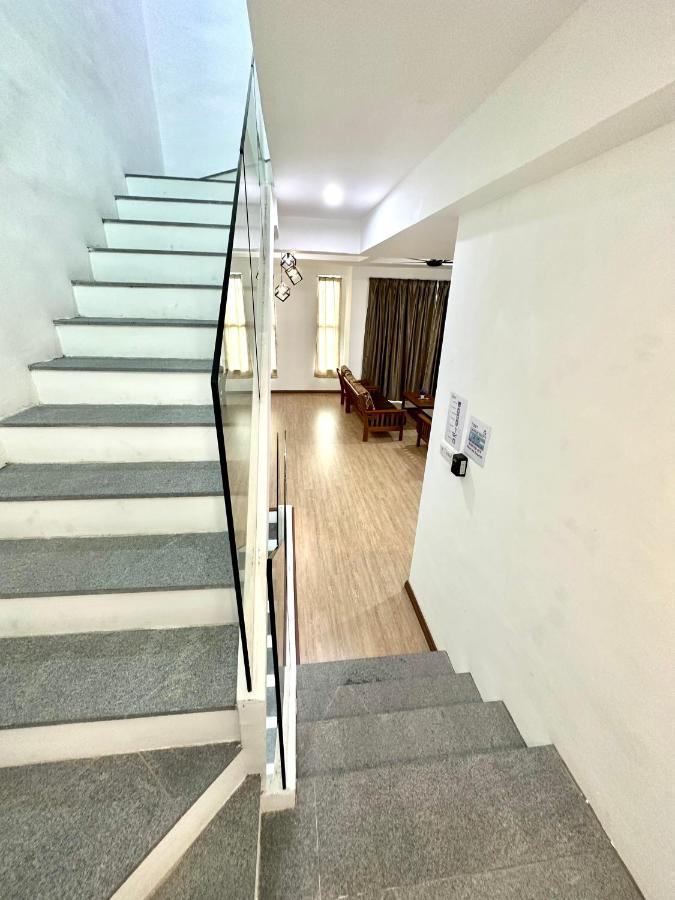 Springfield 3-Storey Cheerful Townhouse #Yoyo Homestay SDK Esterno foto